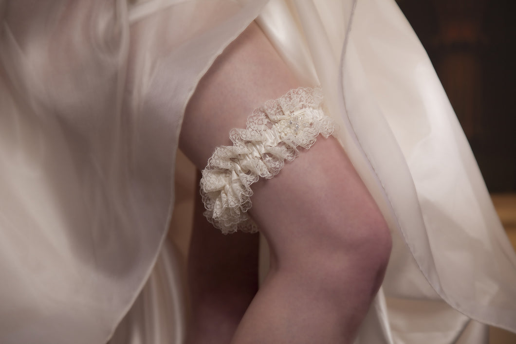 Versailles garter